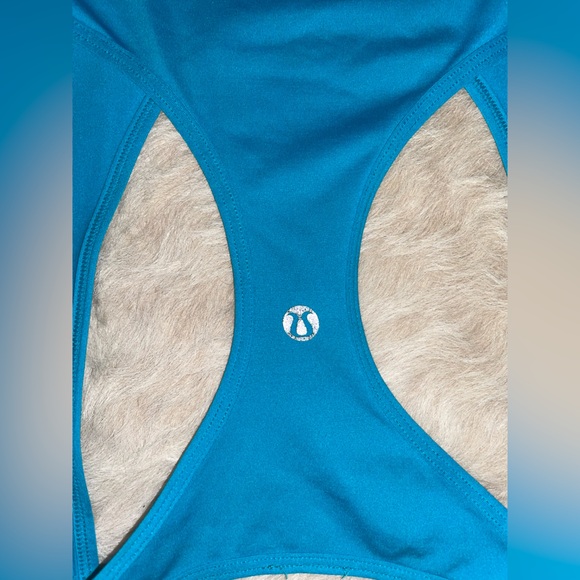 Lululemon Teal (last pic is actual color) Tank - Picture 3 of 4